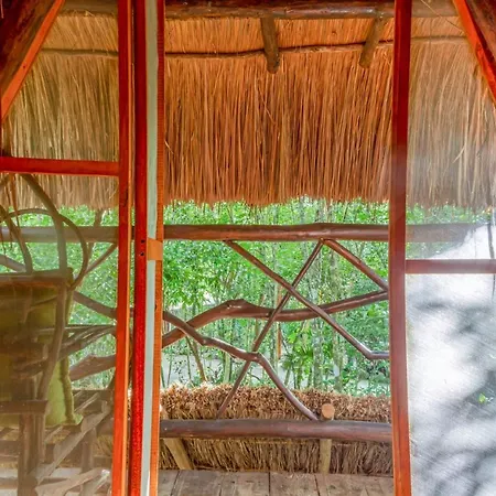 Madre Tierra Eco Habitat Guest House Puerto Morelos Exterior photo